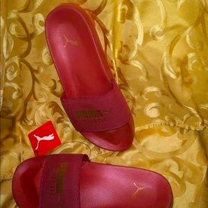 Red Dhalia Puma Team Gold suede Slides sz 11 Men’s